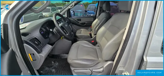 HYUNDAI STAREX VAN 5-SEATER