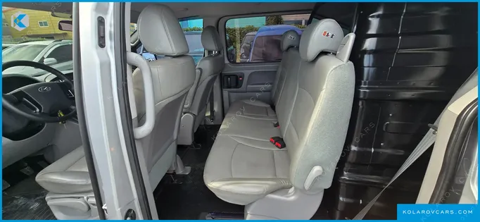 HYUNDAI STAREX VAN 5-SEATER