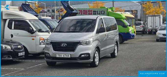 HYUNDAI STAREX WAGON 11-SEATER