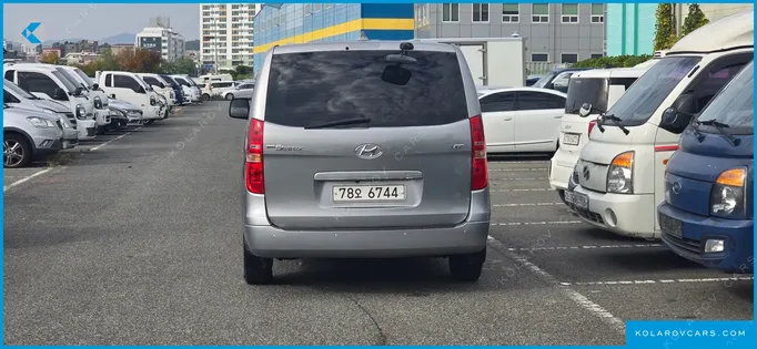 HYUNDAI STAREX WAGON 11-SEATER