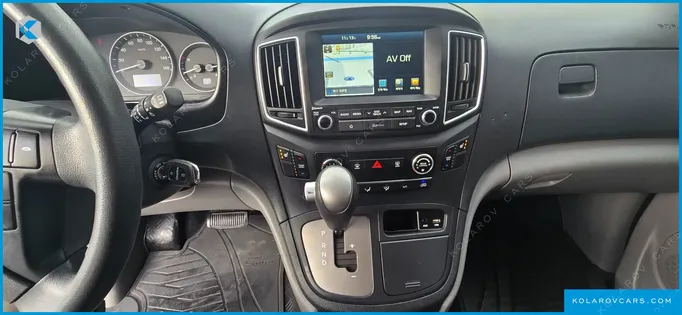HYUNDAI STAREX WAGON 11-SEATER
