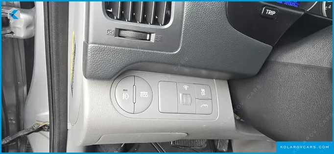 HYUNDAI STAREX WAGON 11-SEATER