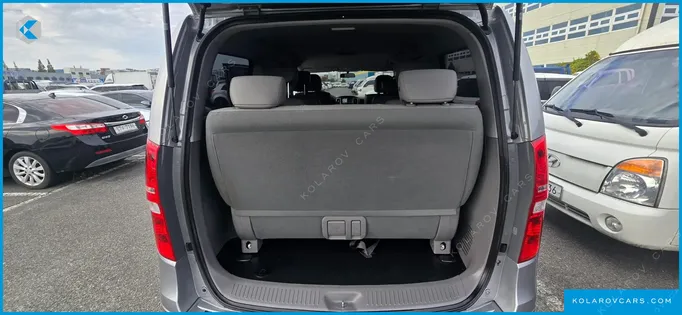 HYUNDAI STAREX WAGON 11-SEATER