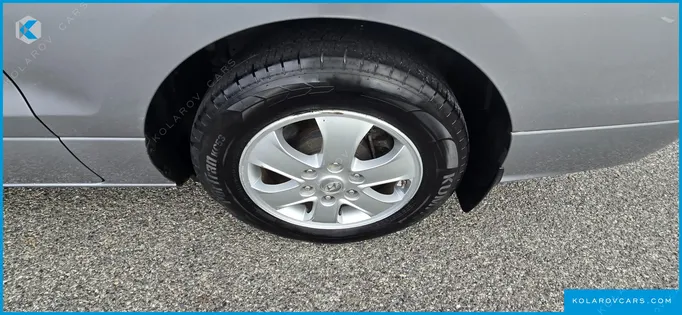 HYUNDAI STAREX WAGON 11-SEATER