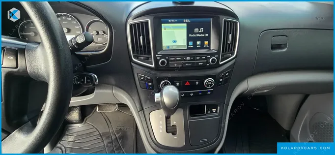HYUNDAI STAREX WAGON 12-SEATER
