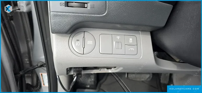 HYUNDAI STAREX WAGON 12-SEATER