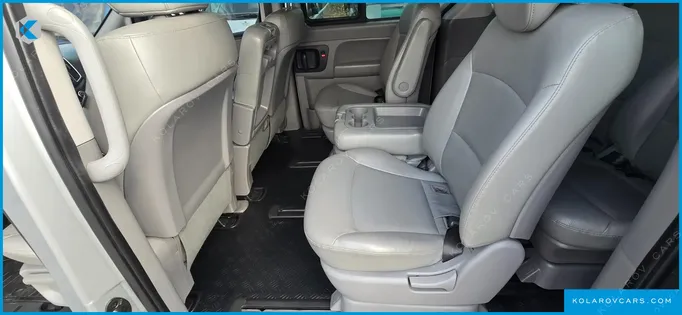 HYUNDAI STAREX WAGON 12-SEATER