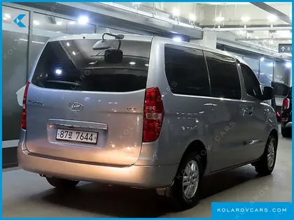 HYUNDAI STAREX VAN 3-SEATER