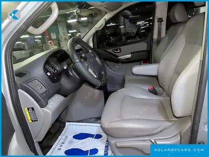 HYUNDAI STAREX VAN 3-SEATER