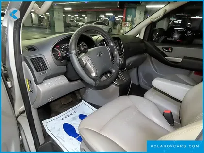HYUNDAI STAREX VAN 3-SEATER