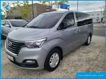 HYUNDAI STAREX VAN 5-SEATER