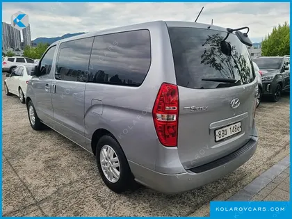 HYUNDAI STAREX VAN 5-SEATER
