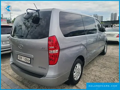 HYUNDAI STAREX VAN 5-SEATER