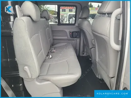HYUNDAI STAREX VAN 5-SEATER