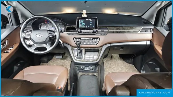 HYUNDAI STAREX 4WD URBAN 9-SEATER