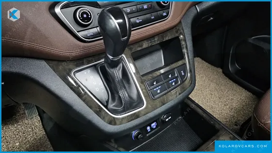 HYUNDAI STAREX 4WD URBAN 9-SEATER