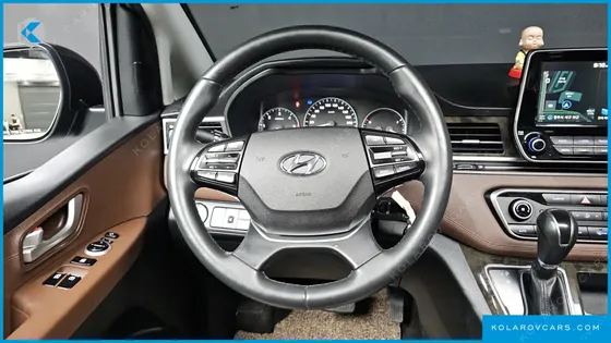 HYUNDAI STAREX 4WD URBAN 9-SEATER