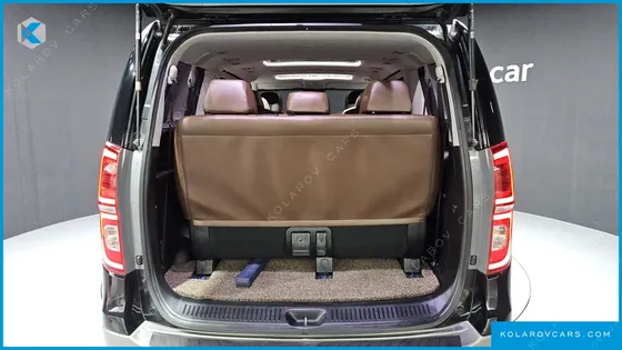 HYUNDAI STAREX 4WD URBAN 9-SEATER