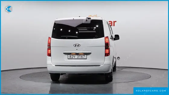 HYUNDAI STAREX VAN 5-SEATER