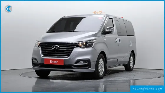 HYUNDAI STAREX VAN 5-SEATER