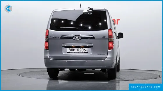 HYUNDAI STAREX VAN 5-SEATER