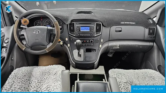 HYUNDAI STAREX VAN 5-SEATER