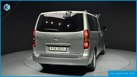 HYUNDAI STAREX VAN 3-SEATER