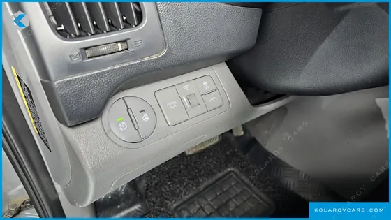 HYUNDAI STAREX VAN 3-SEATER