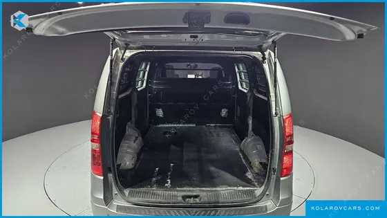 HYUNDAI STAREX VAN 3-SEATER