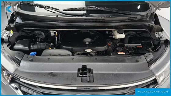 HYUNDAI STAREX VAN 3-SEATER