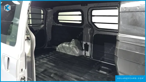 HYUNDAI STAREX VAN 3-SEATER