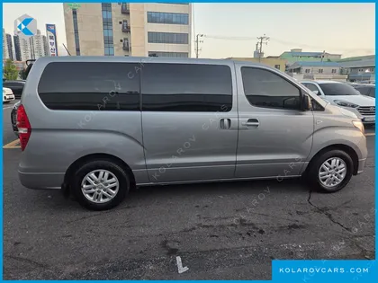 HYUNDAI STAREX VAN 3-SEATER