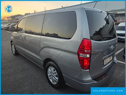 HYUNDAI STAREX VAN 3-SEATER