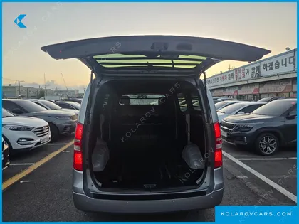 HYUNDAI STAREX VAN 3-SEATER