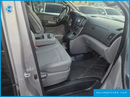 HYUNDAI STAREX VAN 3-SEATER