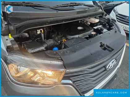 HYUNDAI STAREX VAN 3-SEATER