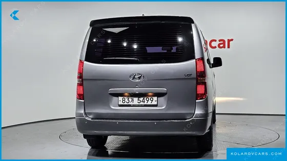 HYUNDAI STAREX VAN 5-SEATER