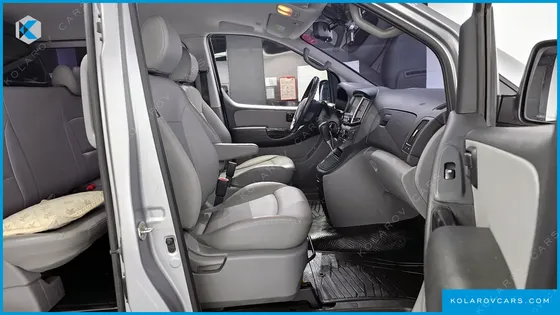 HYUNDAI STAREX VAN 5-SEATER