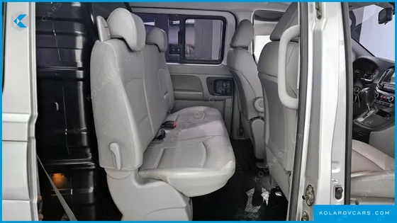 HYUNDAI STAREX VAN 5-SEATER
