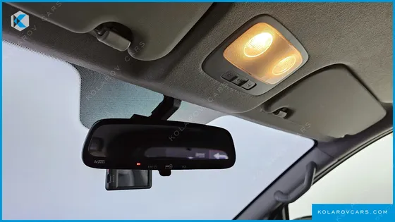 HYUNDAI STAREX VAN 5-SEATER