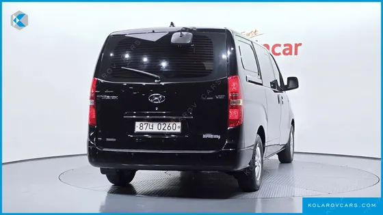 HYUNDAI STAREX VAN 5-SEATER