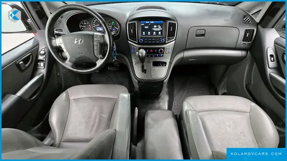 HYUNDAI STAREX VAN 5-SEATER