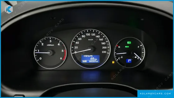 HYUNDAI STAREX VAN 5-SEATER