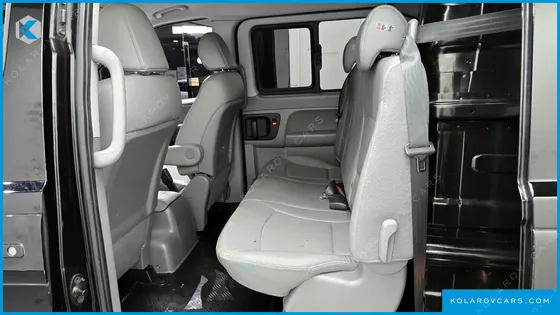 HYUNDAI STAREX VAN 5-SEATER