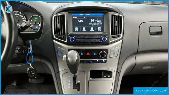 HYUNDAI STAREX VAN 5-SEATER