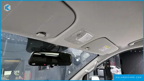 HYUNDAI STAREX VAN 5-SEATER