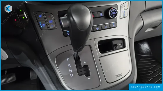 HYUNDAI STAREX WAGON 11-SEATER
