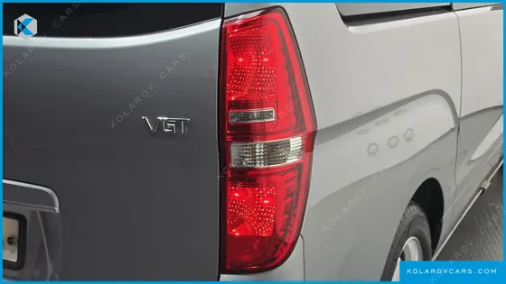 HYUNDAI STAREX WAGON 11-SEATER
