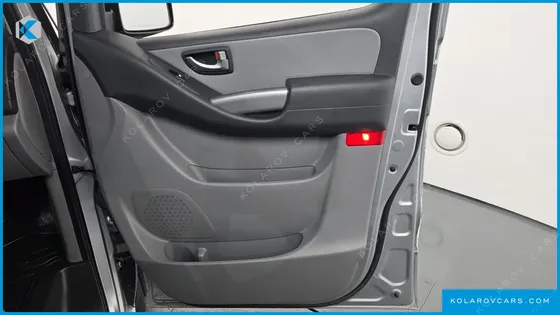 HYUNDAI STAREX WAGON 11-SEATER