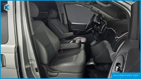 HYUNDAI STAREX VAN 3-SEATER